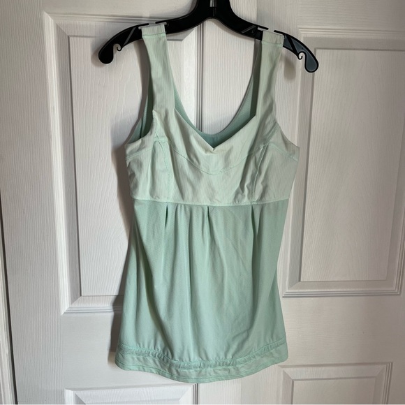 Lululemon Run Me Tame Tank - Picture 4 of 14